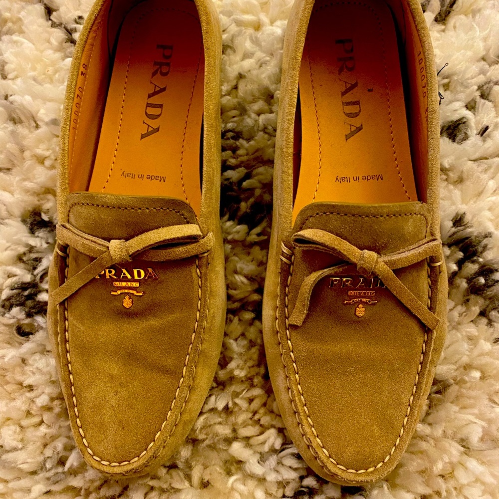 Female Prada shoes. Wore it once.